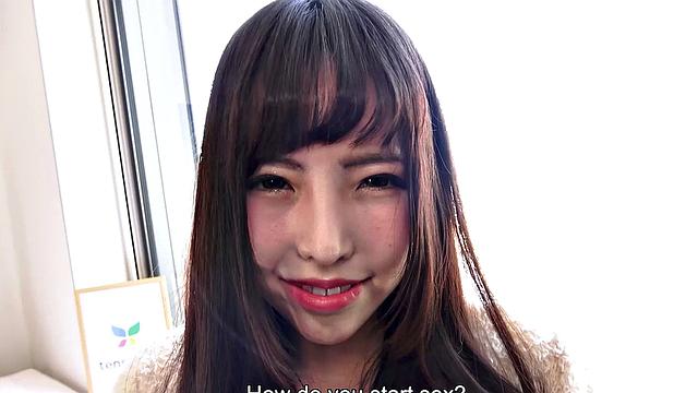 Shy Minami Sato moans on all fours