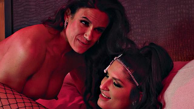 TRANSFIXED - MILF Magician Penny Barber & Assistant Zariah Aura Argue During Practice, HARD SEX