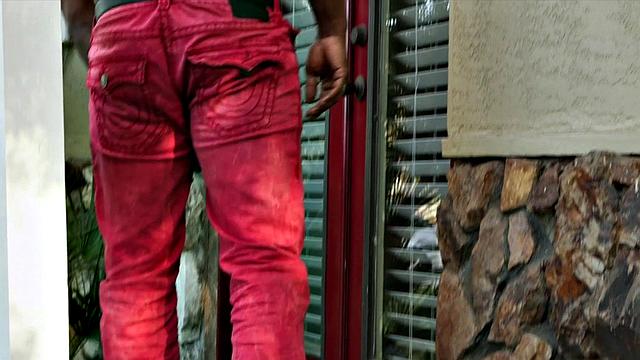 зрелая блондинка жадно трахается с черным гигантом