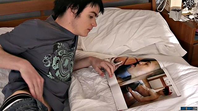 Fit Boy Orlando Jerks His Dick - Orlando Bacon