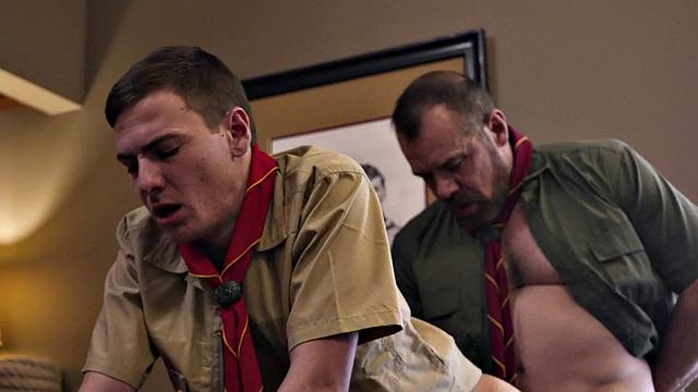 Amateur bottom stud assfucked and rimmed by muscled jock