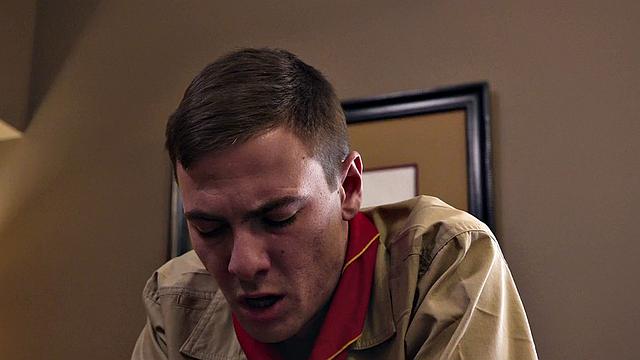 Amateur bottom stud assfucked and rimmed by muscled jock