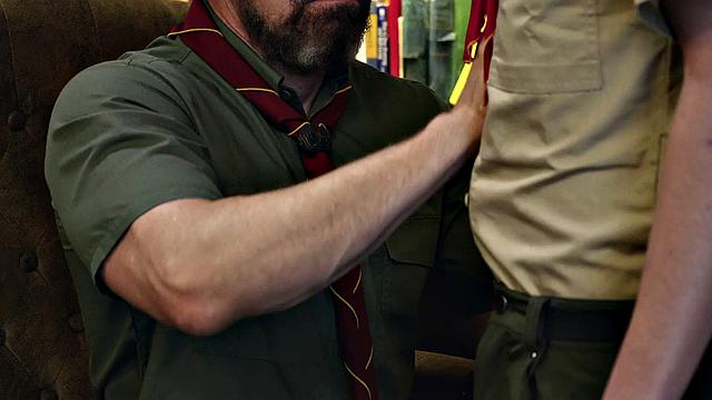 Amateur bottom stud assfucked and rimmed by muscled jock