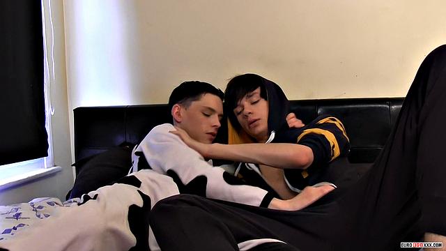 Twink Boy Caught Masturbating In His Onesie! - Aaron Aurora & Jaye Elektra