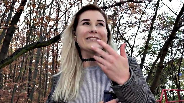 Paid babe enjoys casting closeup fuck and licking