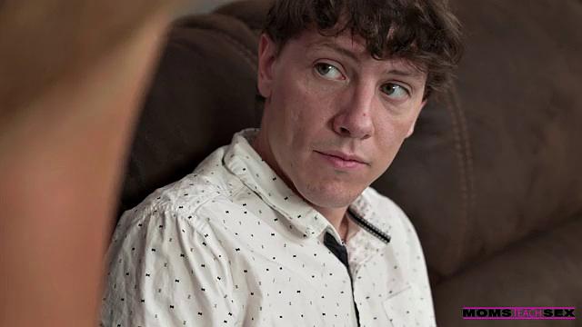 I Will Not Look At My Stepmom - S15:E10