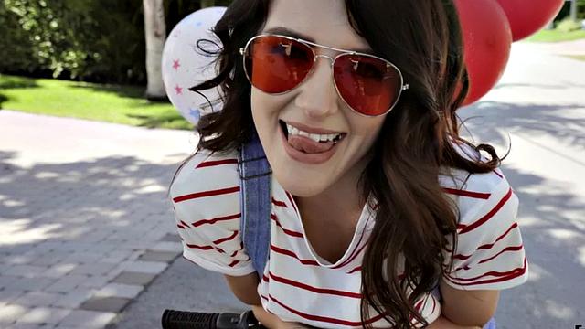 Bigtit babe shares boyfriend in threeway with brunette