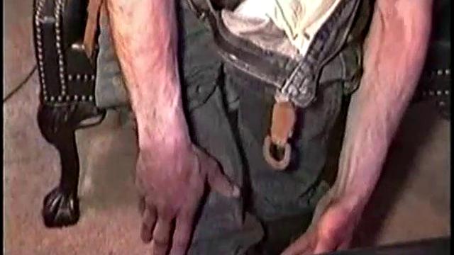 larry strips down and takes a hard pounding from another working man