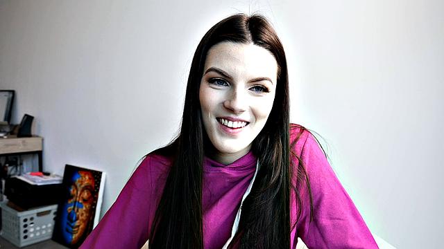 Сводный брат шарит по трусам - я сразу устроила ему мастер-класс