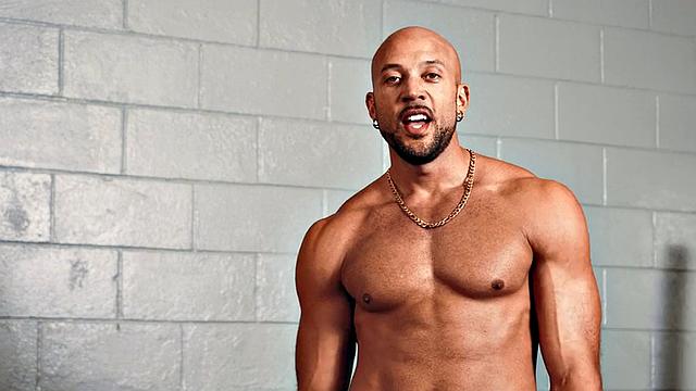 Muscled eager jock barebacking in locker room