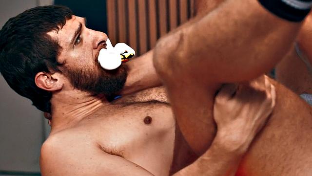 Muscled eager jock barebacking in locker room