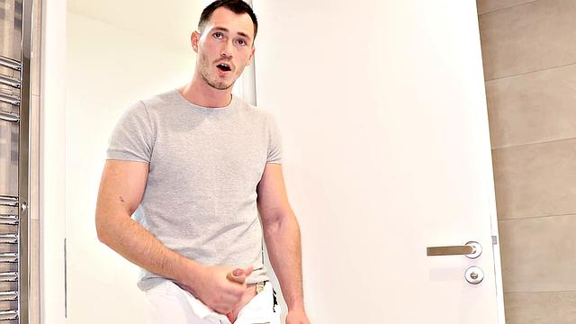 nancy ace устраивает шоу - кто же сдастся первым?