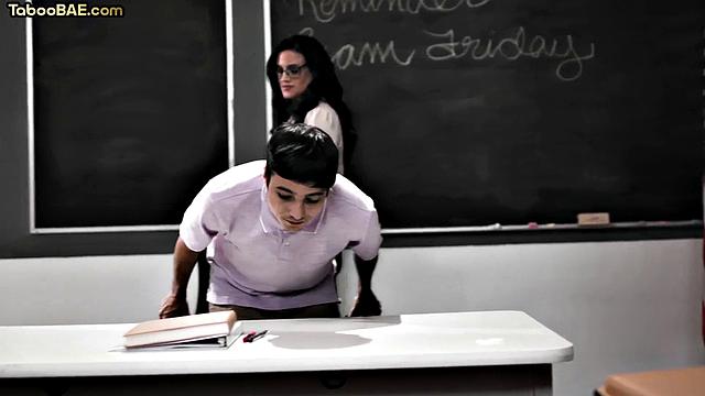 21yo cute babe pounded in classroom