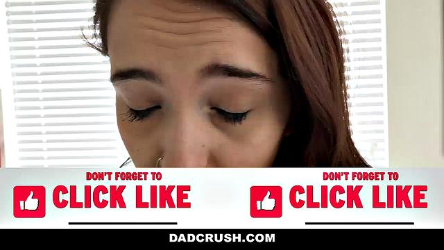 сводная сестра трахается с отчимом за деньги