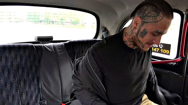Horny bald chick gets her pussy licked & fucked by a tattooed guy in a taxi