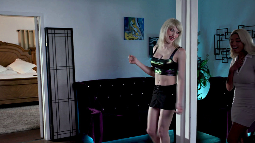 DEVILS FILM - Sexy Trans Izzy Wilde And Gorgeous Gia DiBella Have An Intense Threesome