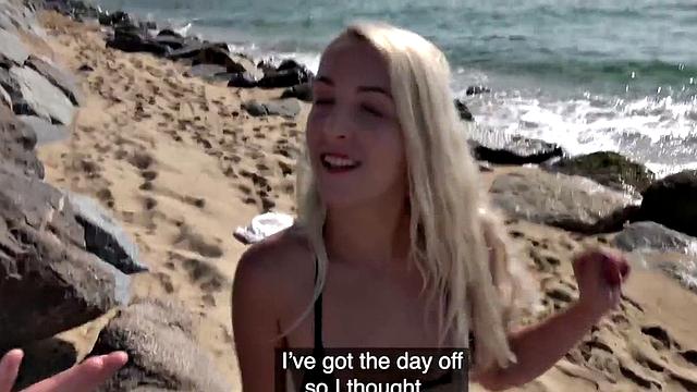 Pickedup euro babe gets fucked doggystyle on public beach