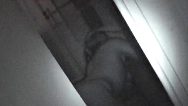 моя баба трахается с жеребцом, орёт так, что соседи хлопают