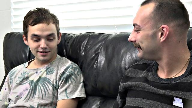 отчим застал парней за измерениями и тоже выкатил свой аргумент