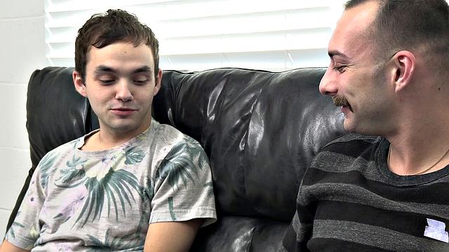 отчим застал парней за измерениями и тоже выкатил свой аргумент