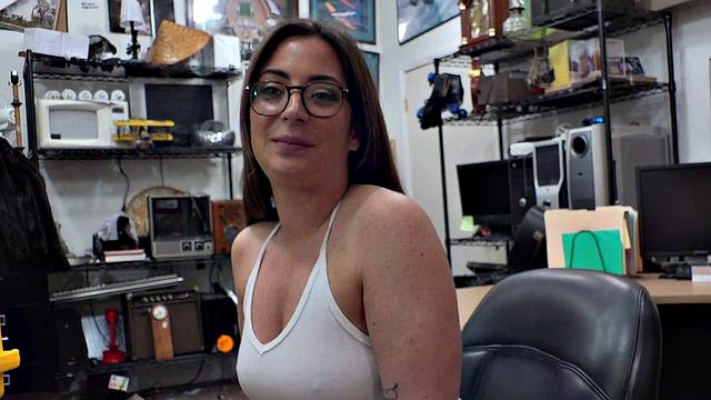 Pawnshop bae fucked in doggystyle in POV in secretary room