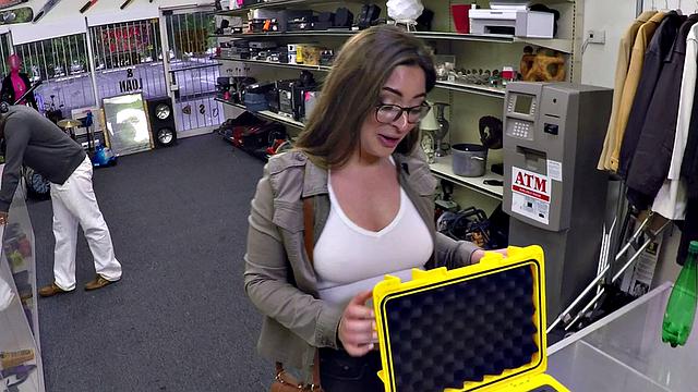 Pawnshop bae fucked in doggystyle in POV in secretary room