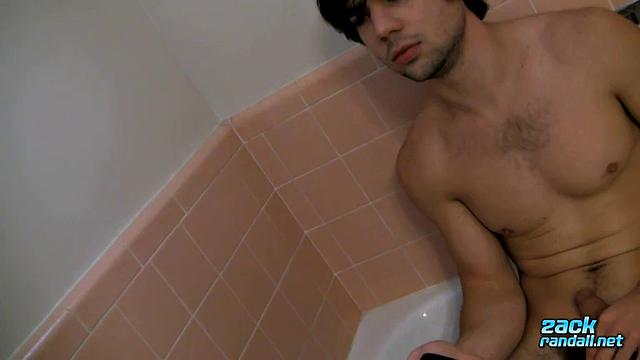 Zack Randall Gets Wet And Messy in the Bathtub
