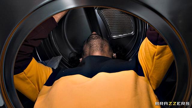 Lookalikes Tag Team MILF