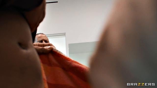 Lookalikes Tag Team MILF