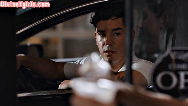 Roundbooty trans beauty gets doggystyled