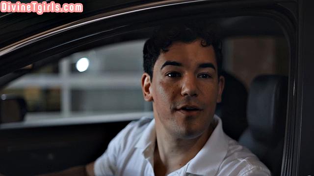 Roundbooty trans beauty gets doggystyled