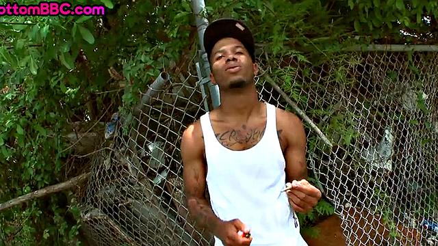 Black thug gets fucked outdoors after blowjob