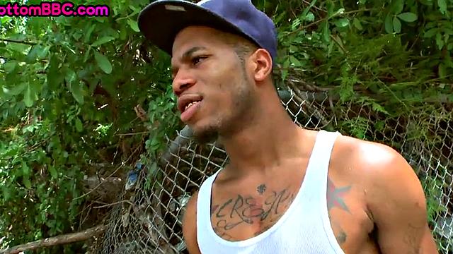 Black thug gets fucked outdoors after blowjob