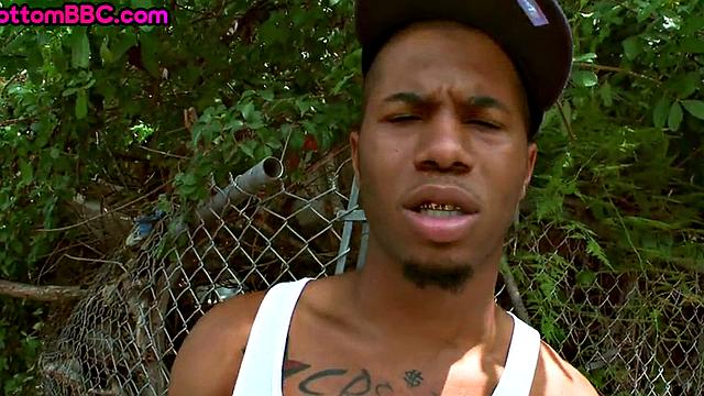 Black thug gets fucked outdoors after blowjob