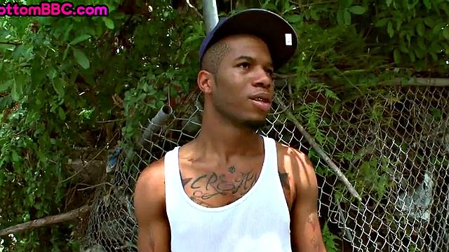 Black thug gets fucked outdoors after blowjob