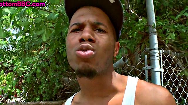 Black thug gets fucked outdoors after blowjob