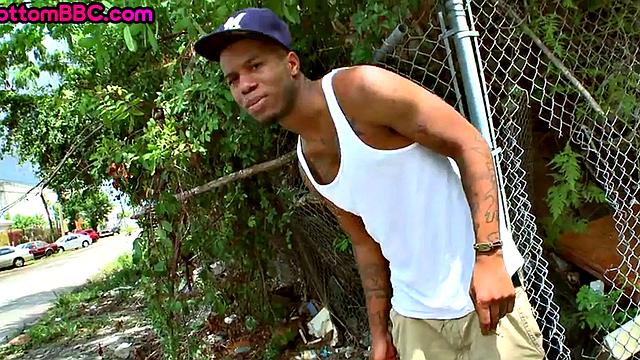 Black thug gets fucked outdoors after blowjob