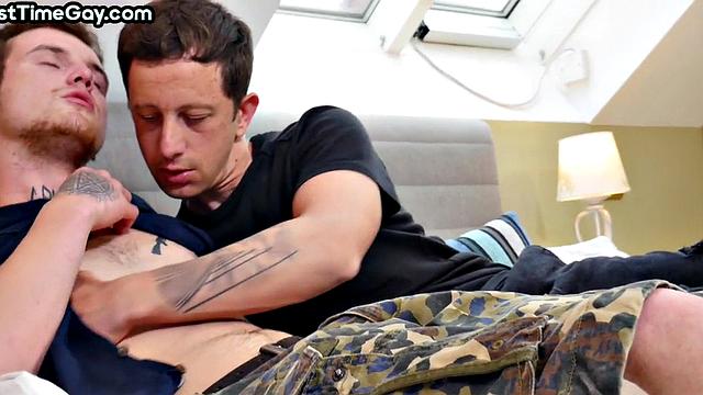 Str8 stud 1st time sucked by stud in homemade BJ