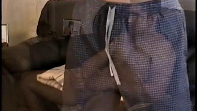 Стрейт чувак Зак, но рука его явно не против парней - посмотрим, как справится с гей-дрочкой?