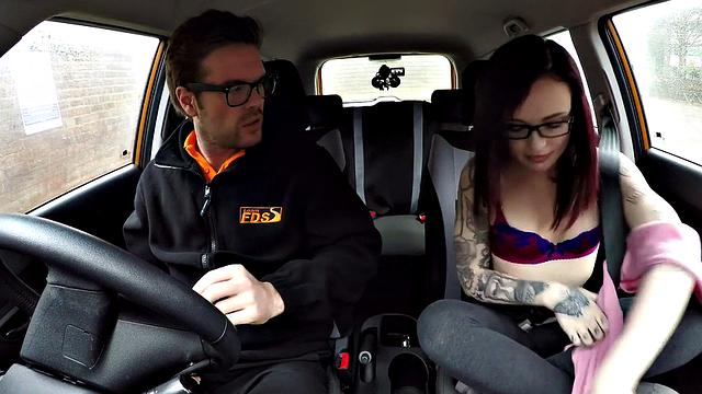 piper perri с бритой киской рвётся в анальные приключения без тормозов