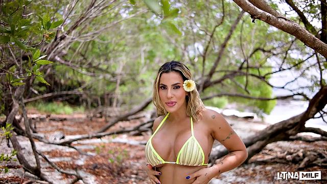 Director's Cut: Pussy on the Dancefloor