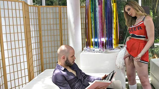 Bigbooty trans fucked in anal by perverted male