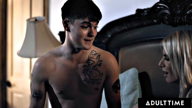 зрелая в очках жестко трахается с пасынком