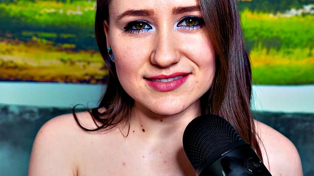 Kinky asmr babe rubbing her trimmed pussy closeup