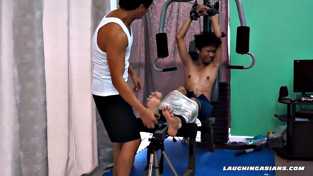 Idol's Tickle Training