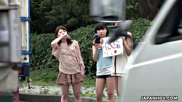 Юуко Кохината заводит знакомства и получает сперму в подарок