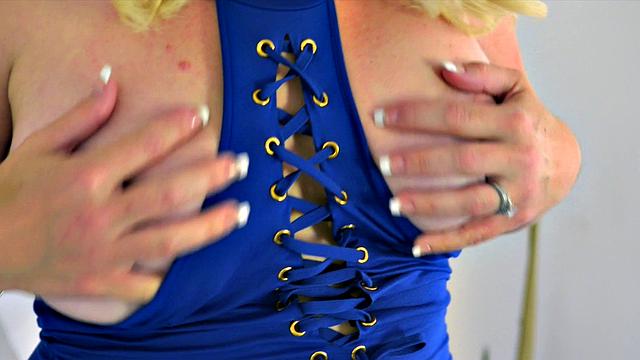 Anna Moore's toy demonstration