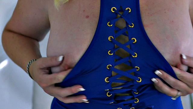 Anna Moore's toy demonstration