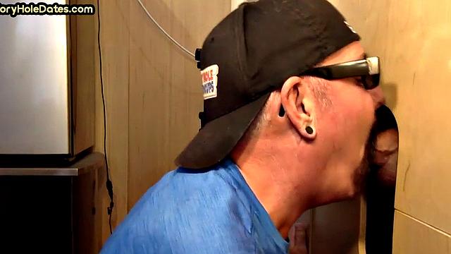 Gloryhole mature takes mouthjizz in greedy mouth