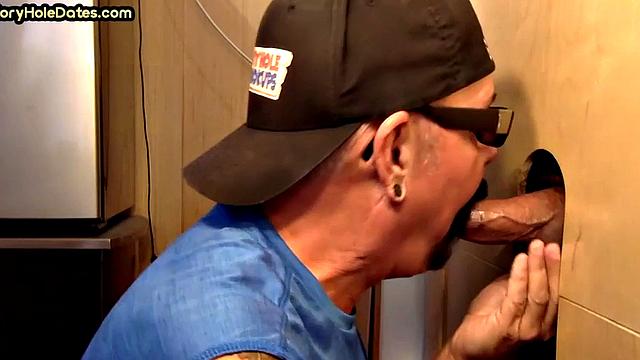 Gloryhole mature takes mouthjizz in greedy mouth